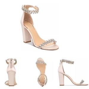 Badgley Mischka Jewel Womens Champagne 11M NEW!!